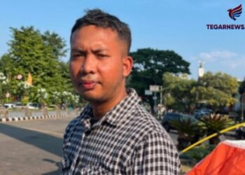 Seorang Pria Lakukan Aksi Jahit Mulut & Mogok Makan Didepan Tugu Kujang Kota Bogor Jadi Sorotan!