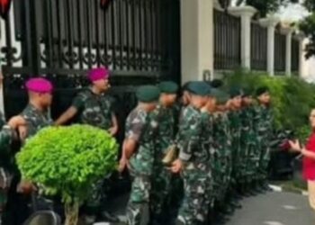 Sorotan! Rumah Jampidsus Dapat Pengawalan Ketat Prajurit Berseragam Mirip TNI Pasca Penggeledahan di Kafe De’Clan