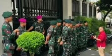 Sorotan! Rumah Jampidsus Dapat Pengawalan Ketat Prajurit Berseragam Mirip TNI Pasca Penggeledahan di Kafe De’Clan
