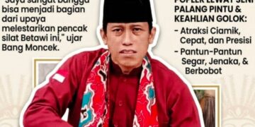 Mengenal Sasmita “Bang Moncek” Pemuda Betawi yang Melestarikan Budaya Lewat Atraksi Golok dan Pantun Palang Pintu