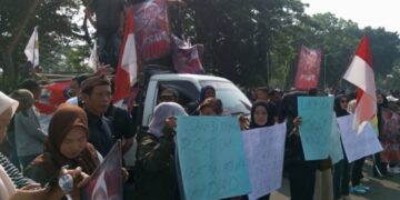 Gabungan Ormas Geruduk Gedung DPRD Lebak
