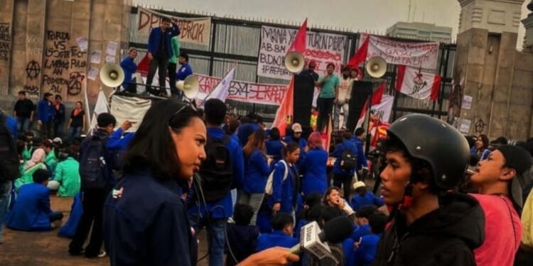 “Katanya Milik Rakyat, Kok yang Meraja Segelintir Pejabat? “Tim Senyap Sentil Penguasa yang Lupa Sumpah!