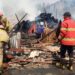 Lapak Usaha Kayu di Jatiasih Ludes Terbakar, 6 Unit Damkar Dikerahkan Untuk Menjinakkan Si Jago Merah