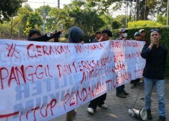 Kasus Pendaki Tewas, Mahasiswa Geruduk Kemenhut Tuntut Penutupan Jalur Merbabu