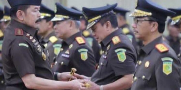 Tekankan Jaga Integritas, Kajagung Lantik 15 Kajati dan Puluhan Pejabat Eselon Dua