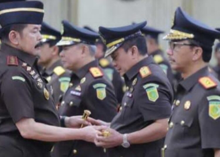 Tekankan Jaga Integritas, Kajagung Lantik 15 Kajati dan Puluhan Pejabat Eselon Dua