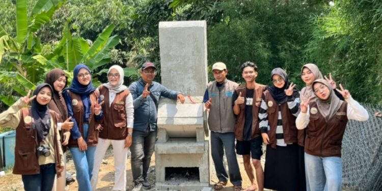 Mahasiswa KKN Kelompok 55 Aksara Hadirkan Solusi Sederhana Pengelolaan Sampah “Rocket Stove”