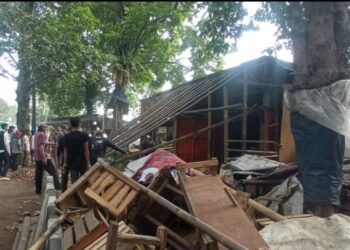 Cifor Dibersihkan, Pemkot Bogor Bongkar Lapak PKL yang Kuasai Ruang Publik
