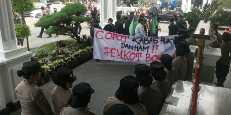 HMI MPO Tekan Balai Kota Bogor, Hukum Jangan Tumpul ke Pejabat