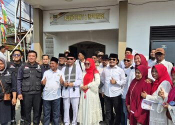 Diiringi Ratusan Pendukung, Incumbent H. Amir Hamzah Resmi Daftar Pilkades Sukajadi 2026
