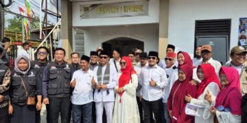 Diiringi Ratusan Pendukung, Incumbent H. Amir Hamzah Resmi Daftar Pilkades Sukajadi 2026