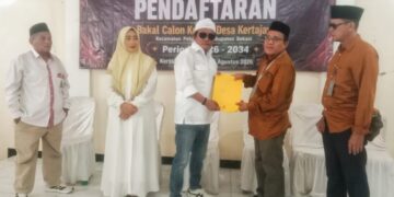 Ratusan Pendukung Padati Kantor Desa, H. Acep Saepudin Mantap Maju di Pilkades Kertajaya