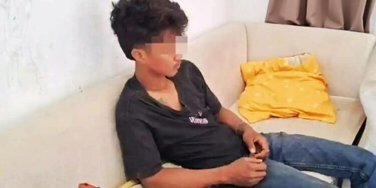 Pencuri Ketiduran Usai Acak-Acak  Rumah, Saat Bagun Sudah Dikepung Warga Berakhir Apes!