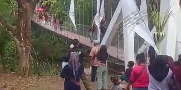 Jembatan Gantung Pongpet Cijulang Ambruk Saat Diresmikan Bupati Pangandaran
