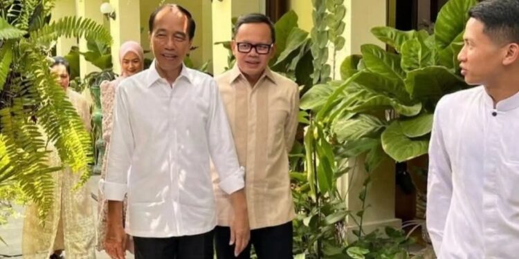 Ditantang Roy Suryo Hadir di Pengadilan, Pengamat Ragu Jokowi Bakal Datang: “Wallohu A’lam, Cuma Tuhan yang Tahu