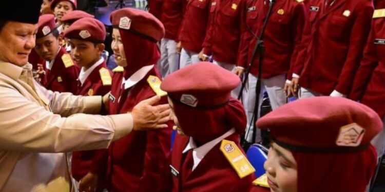 Bau Amis Proyek Triliunan: Dari Data Palsu hingga Besarnya Anggaran Sepatu di Sekolah Rakyat