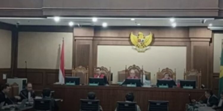 Menangis di Persidangan, Mantan Pejabat Bea Cukai Ungkap! Diminta Pasang Badan Agar Kasus Tak Melebar