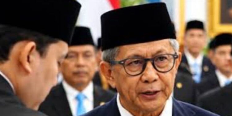 Tembus 2 Digit! Segini Gaji Fantastis Rocky Gerung Dkk Usai Resmi Jadi Wantimpres, Capai Rp76,5 Juta