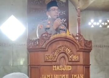 Polisi Bersama Masyarakat, Kapolsek Ciomas Sampaikan Imbauan Bahaya Bullying Sebelum Salat Jum’at