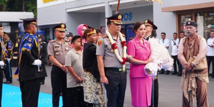 Polres Bogor Gelar Farewell Parade dan Welcome Parade Kapolres, Wujud Penghormatan dan Tradisi Kesatuan