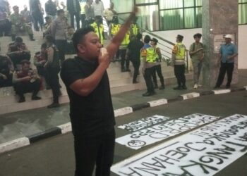 DPRD Tak Temui Massa JANGKAR, Polemik 13 Ambulans CSR Berlanjut ke Golkar