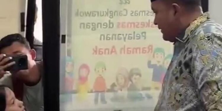 Bupati Bogor Rudy Susmanto Turun Langsung Meninjau Siswa yang Terdampak Keracunan MBG